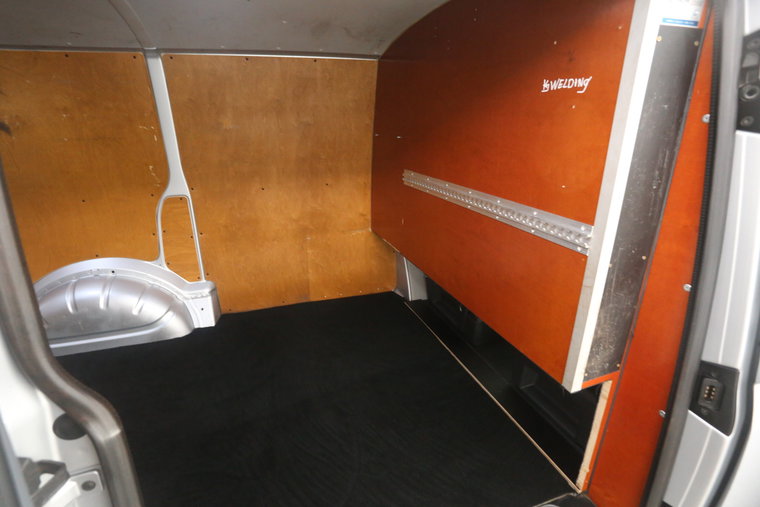 Vehicle Image 25