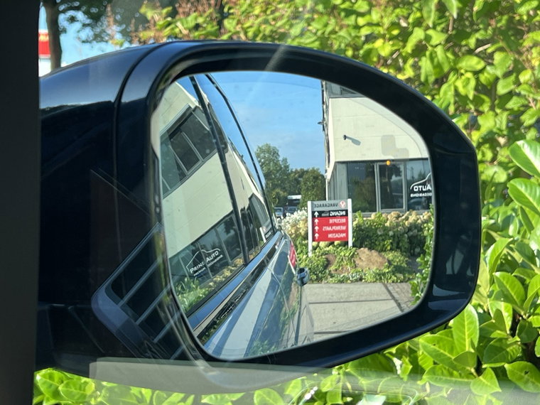 Vehicle Image 24