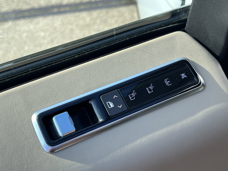 Vehicle Image 37