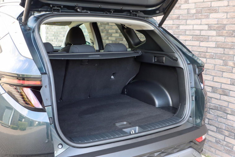 Vehicle Image 16