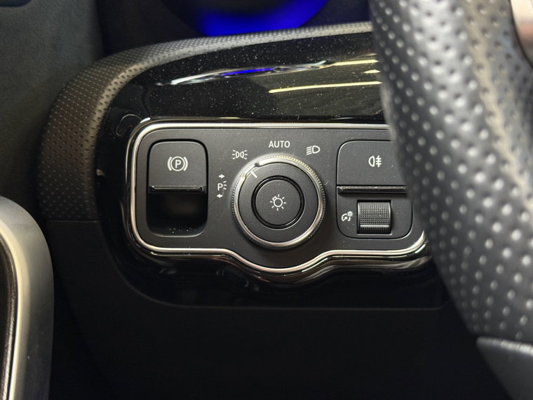 Vehicle Image 38