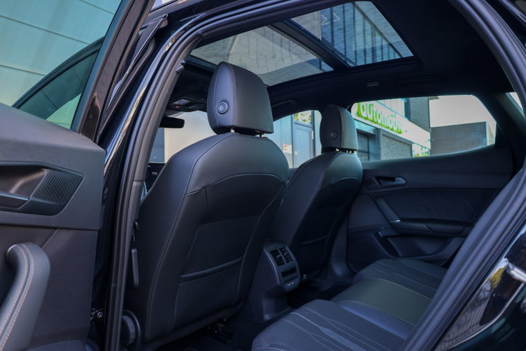 Vehicle Image 35
