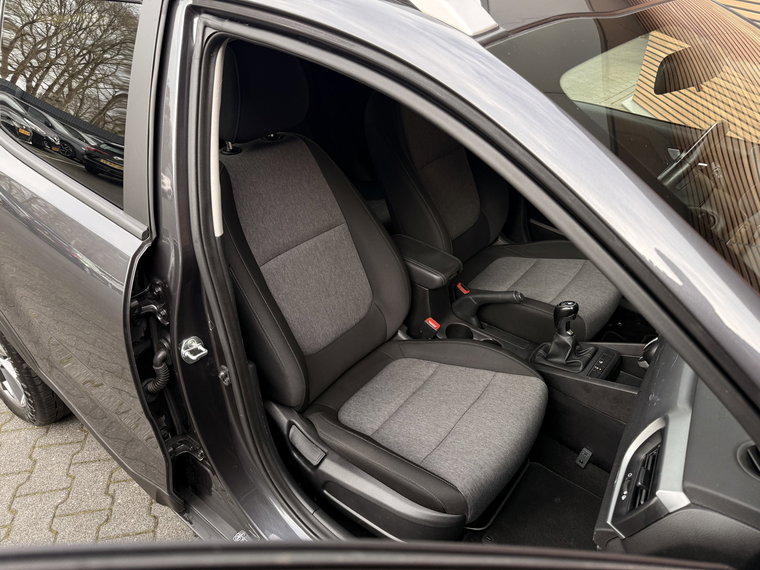 Vehicle Image 35