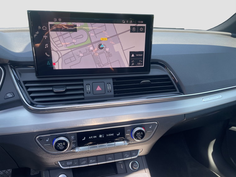 Vehicle Image 16