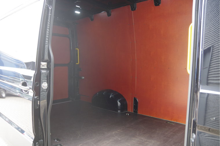 Vehicle Image 36