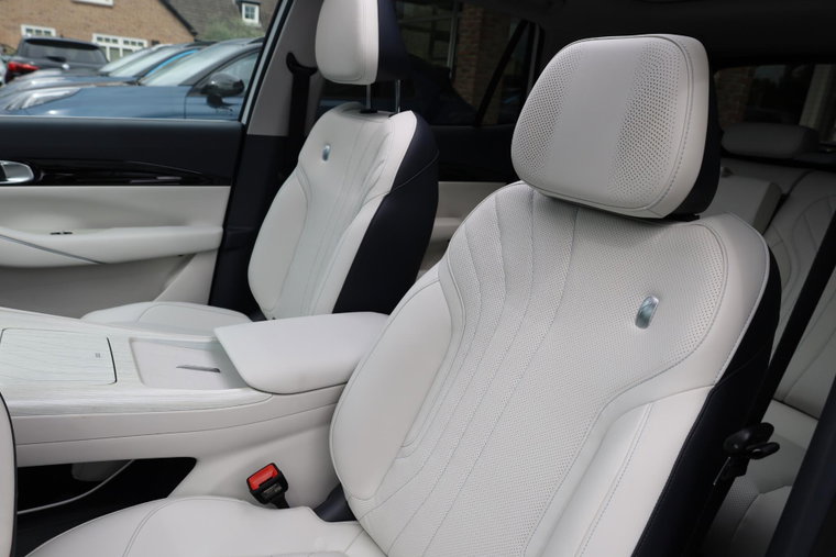 Vehicle Image 35