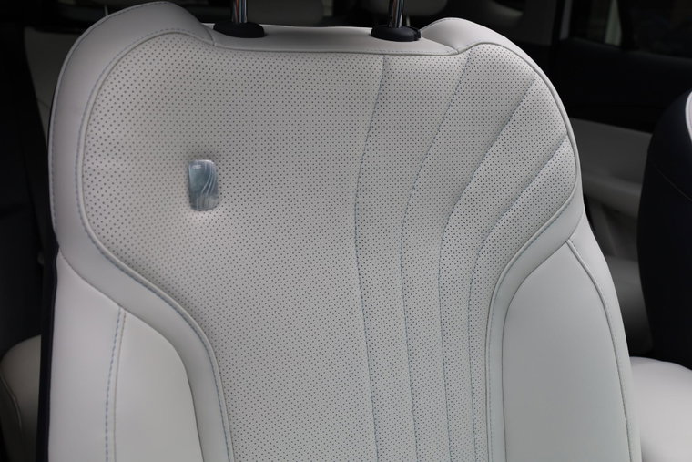 Vehicle Image 45