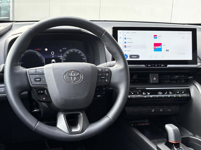 Vehicle Image 12