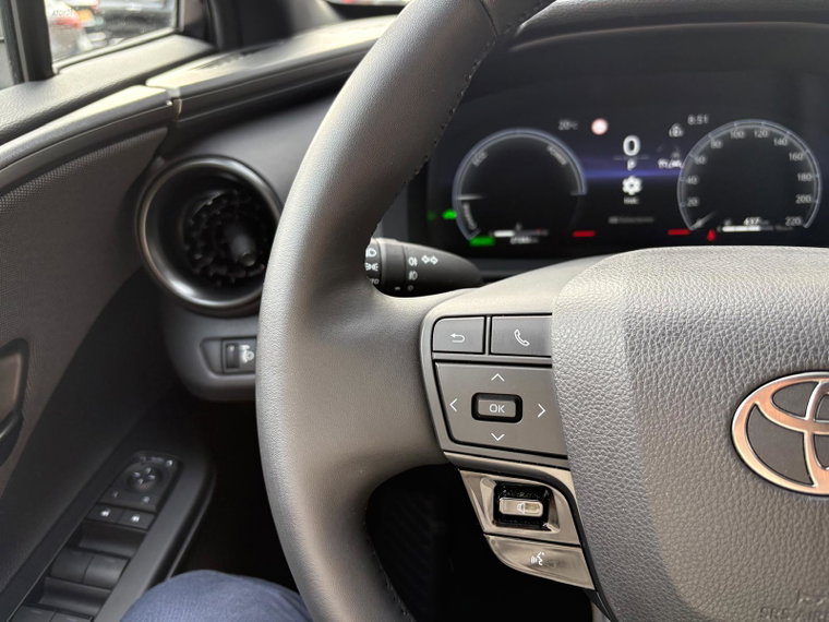 Vehicle Image 14