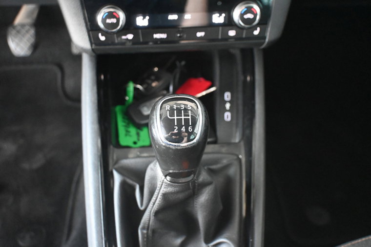 Vehicle Image 26