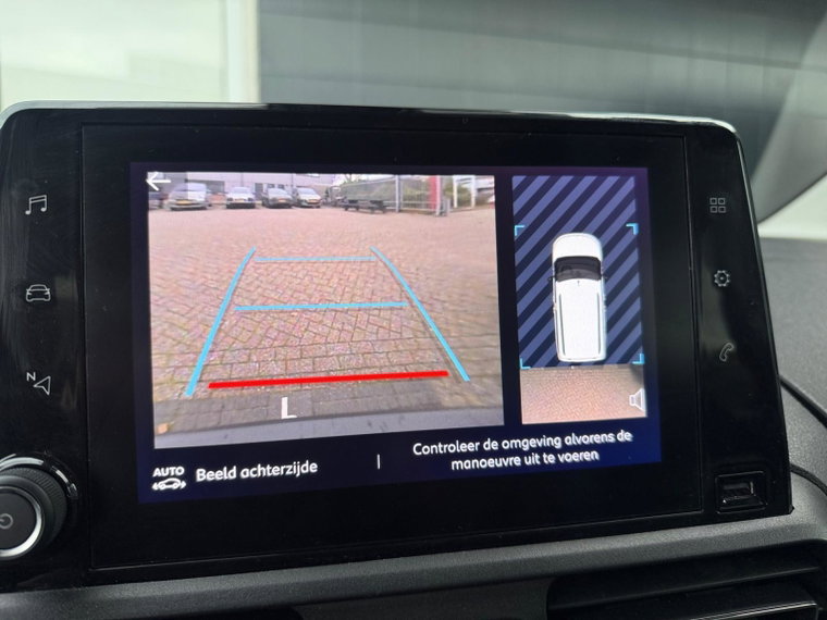 Vehicle Image 30