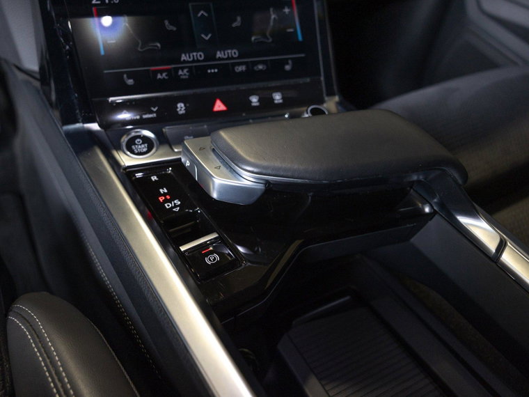 Vehicle Image 40
