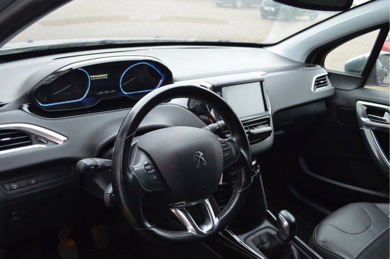 Vehicle Image 15
