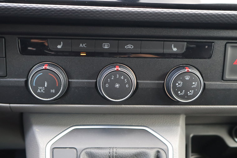 Vehicle Image 28