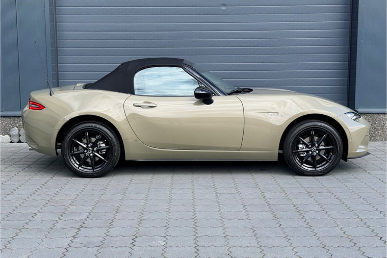 Vehicle Image 33