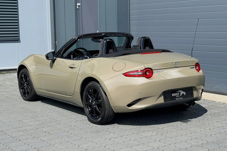Vehicle Image 40