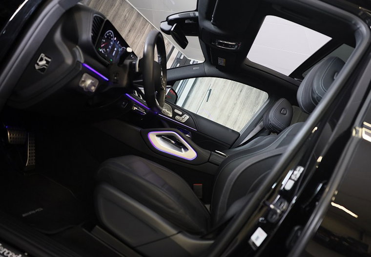 Vehicle Image 9