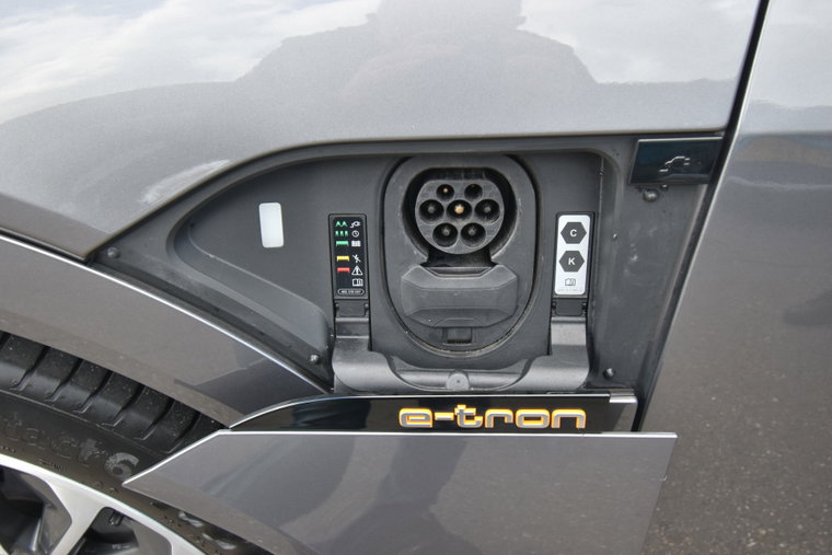 Vehicle Image 22