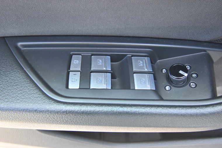 Vehicle Image 24