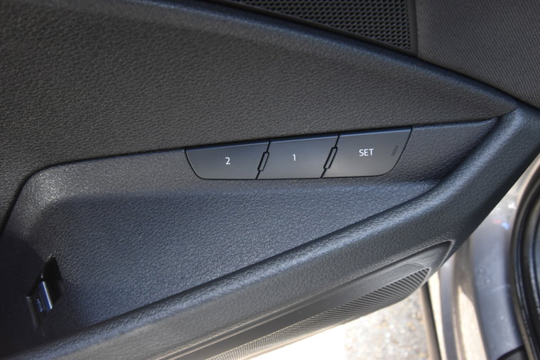 Vehicle Image 26