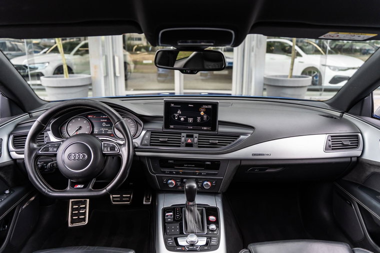 Vehicle Image 15