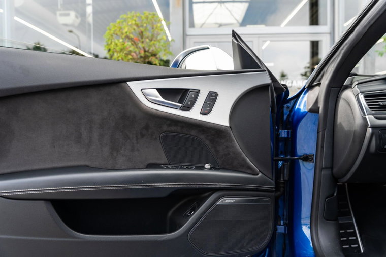 Vehicle Image 50