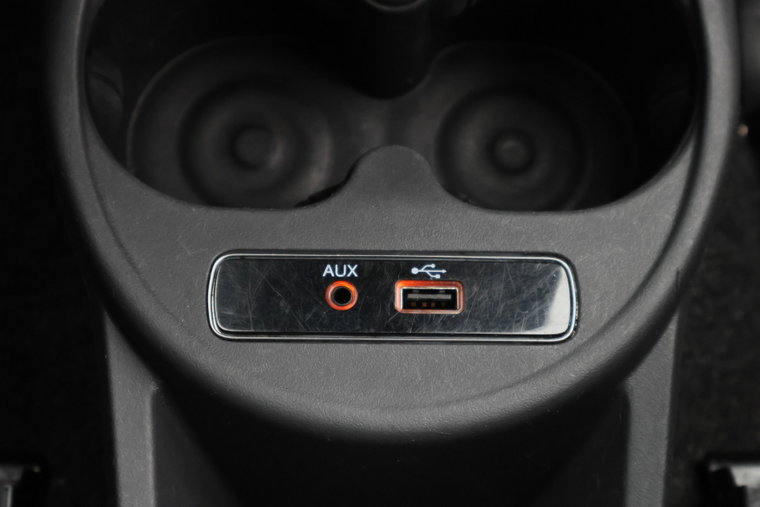 Vehicle Image 32