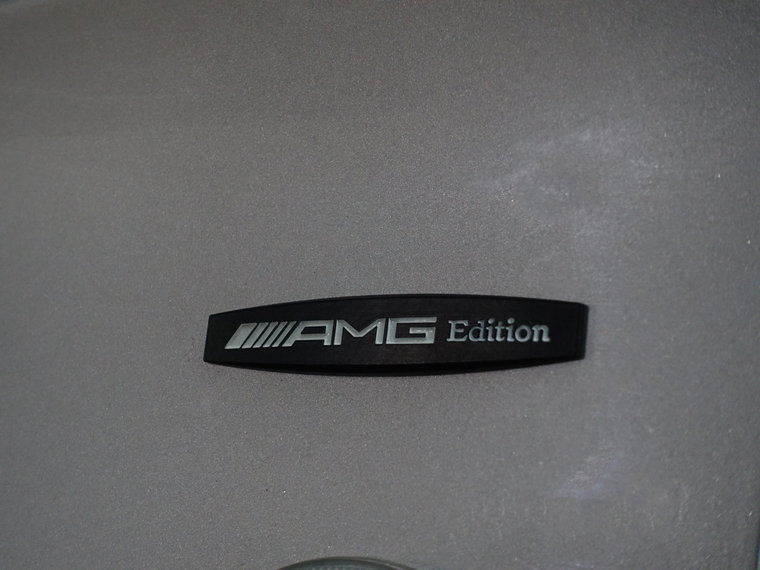Vehicle Image 32