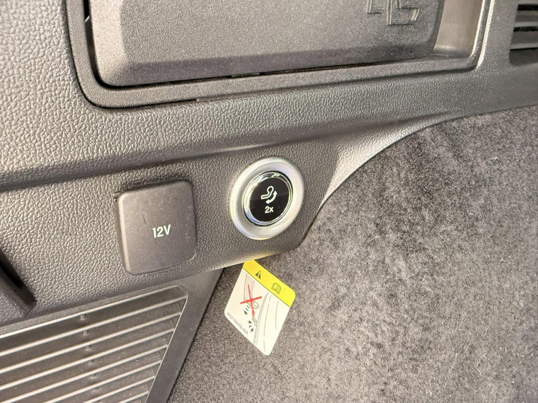 Vehicle Image 38