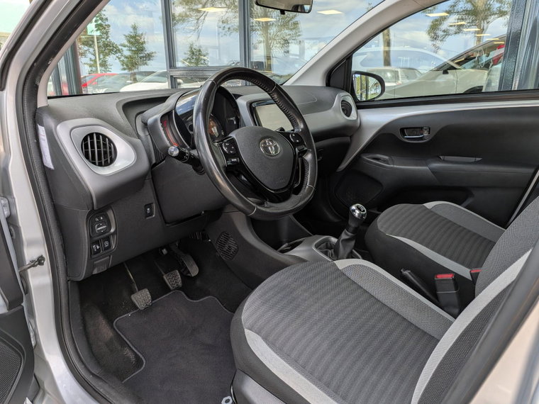 Vehicle Image 15
