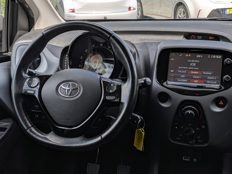 Vehicle Image 18