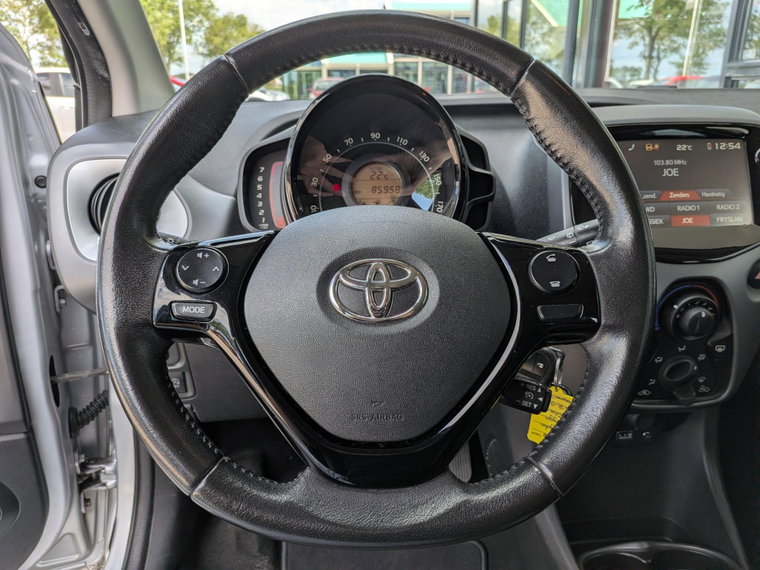 Vehicle Image 19