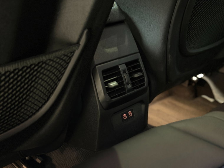 Vehicle Image 45
