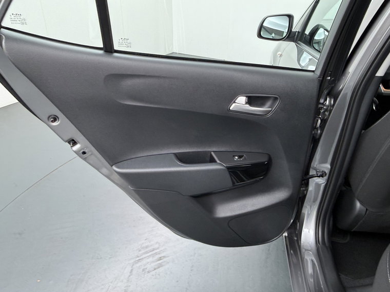 Vehicle Image 35