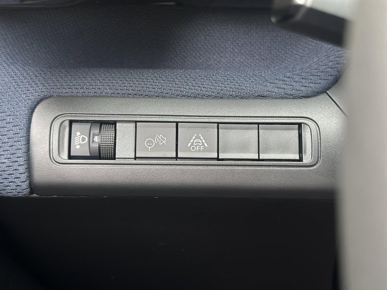Vehicle Image 24