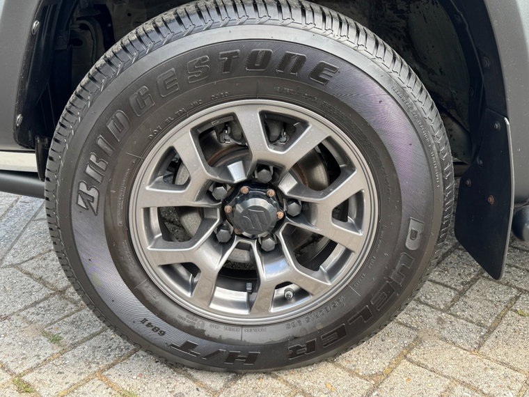 Vehicle Image 17