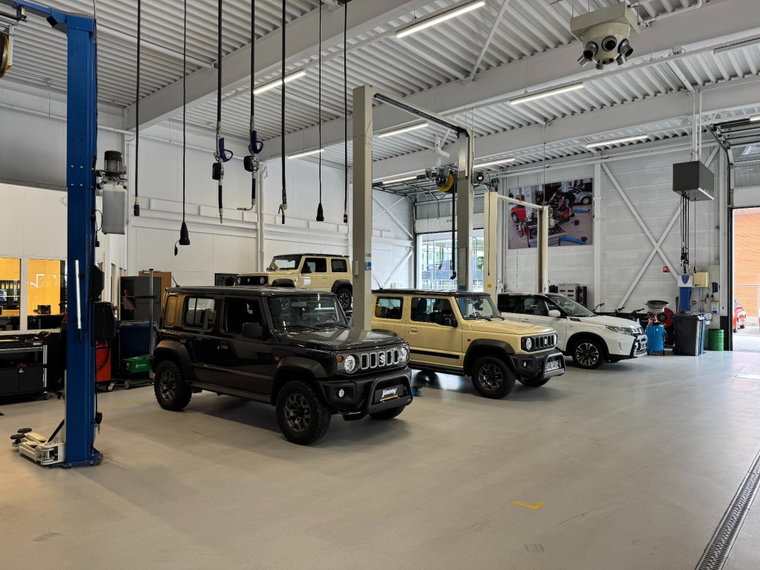 Vehicle Image 38