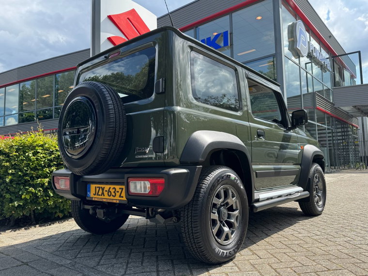 Vehicle Image 8