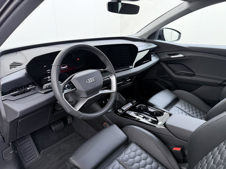 Vehicle Image 26