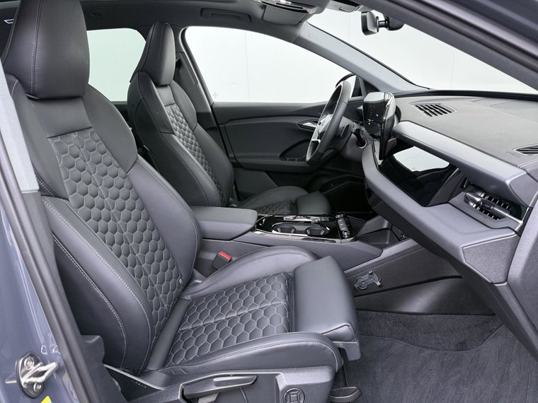 Vehicle Image 48