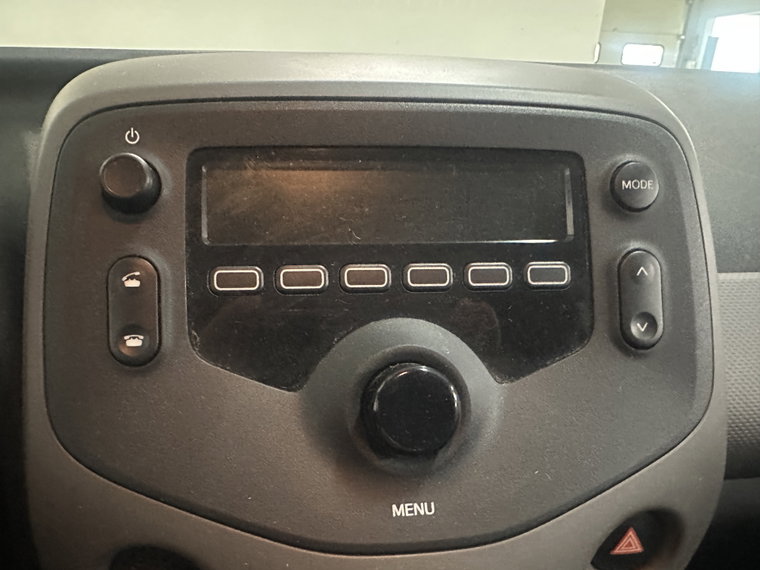 Vehicle Image 16