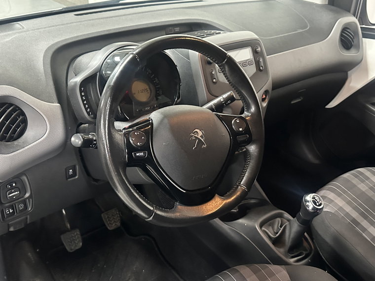 Vehicle Image 20