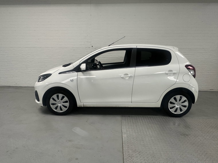 Vehicle Image 4
