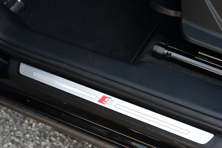 Vehicle Image 19