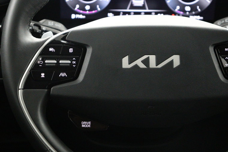 Vehicle Image 24
