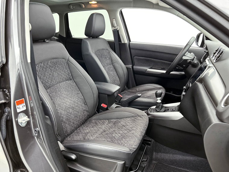 Vehicle Image 12