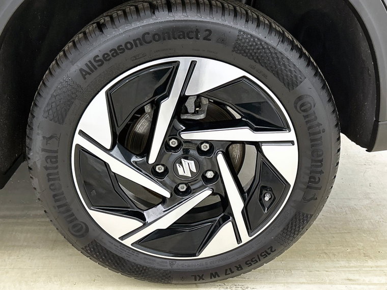 Vehicle Image 10