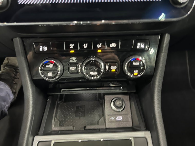 Vehicle Image 33