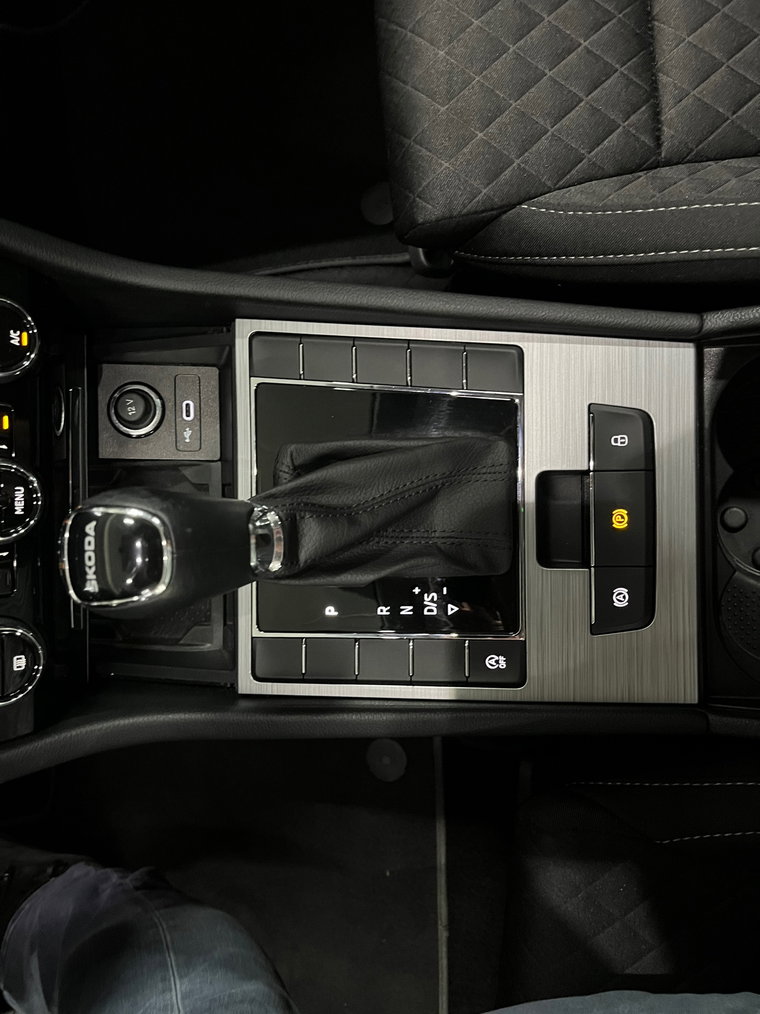 Vehicle Image 34
