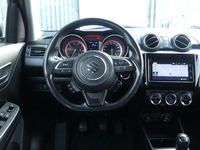 Vehicle Image 12